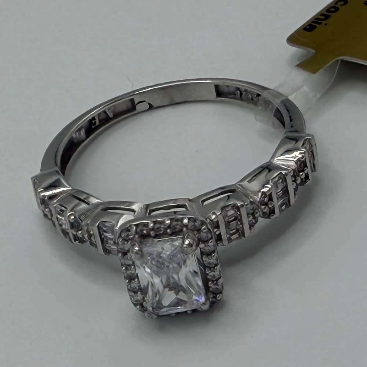 انگشتر طلا 18 عیار سولیتر وزن 4.730 گرم اجرت ساخت 16 درصد کد GD01 000384