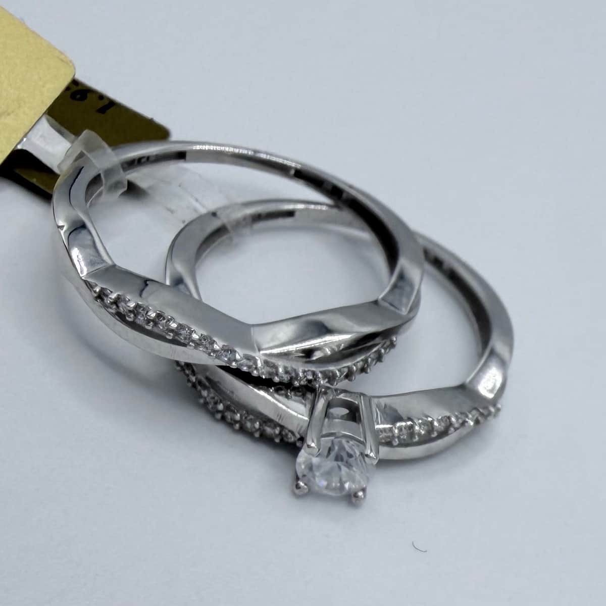 انگشتر طلا 18 عیار سولیتر وزن 3.380 گرم اجرت ساخت 16 درصد کد GD01 000391