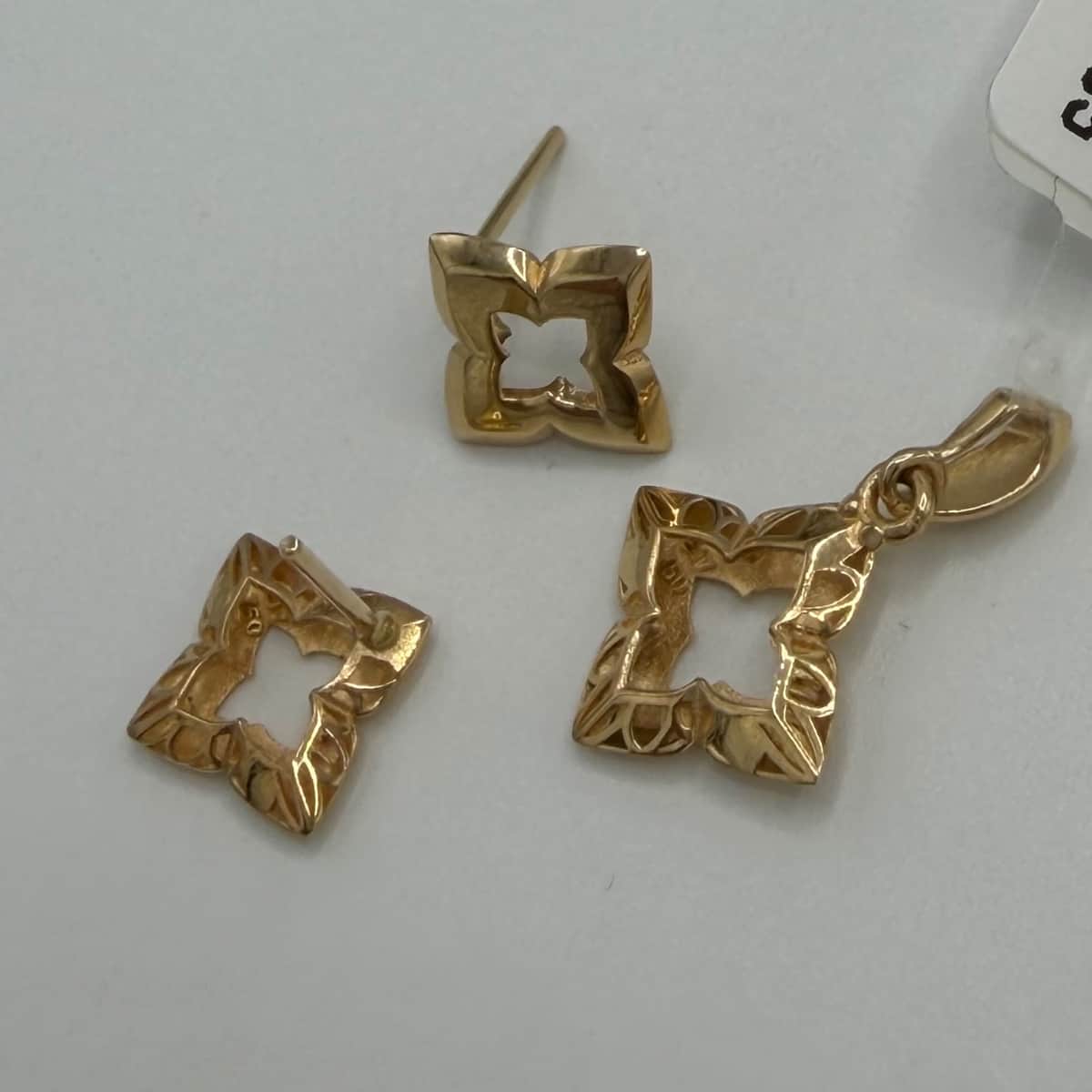 نیم ست طلا 18 عیار طرح آکوآ وزن 2.240 گرم اجرت ساخت 12 درصد کد GD01 000365 - تصویر 2