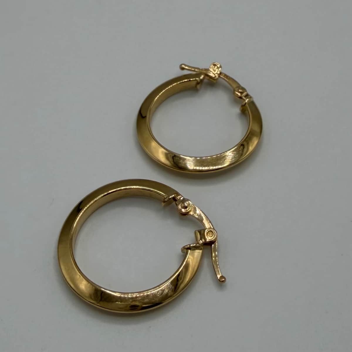 گوشواره طلا 18 عیار حلقه ای متوسط زرد وزن 2.030 گرم اجرت ساخت 12 درصد کد GD01 000370 - تصویر 2