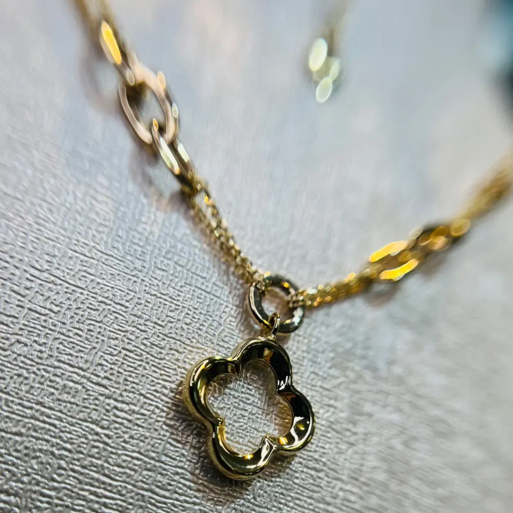 سرویس طلا 18 عیار مینیمال چهار برگ وزن 9.210 گرم اجرت ساخت ۱۲ درصد کد GD01 000261 - تصویر 2