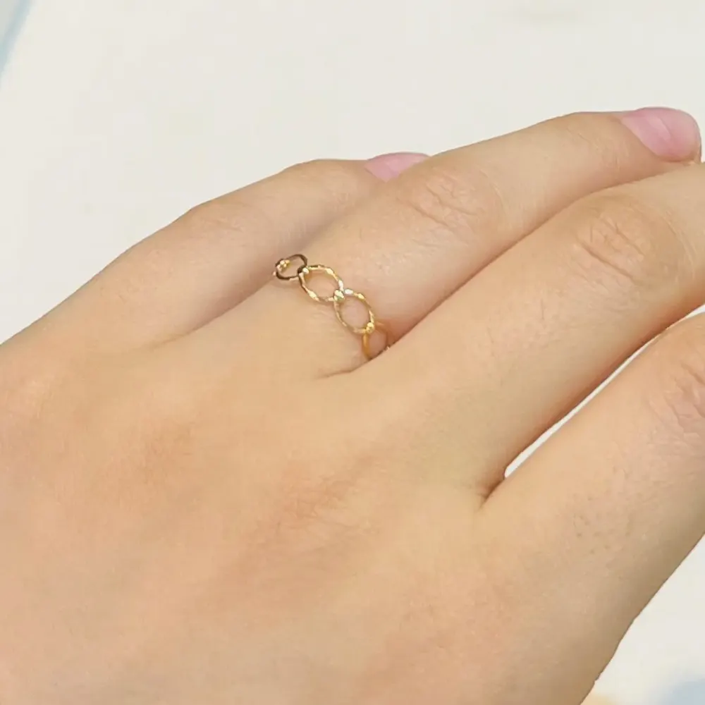 انگشتر طلا 18 عیار مینیمال حلقه ای  وزن ۰.۸۳0 گرم اجرت ساخت ۶ درصد کد GD01 000125