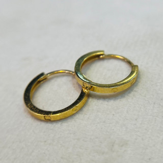 گوشواره طلا 18 عیار حلقه ای ریز کارتیر وزن ۰.۸۴0 گرم اجرت ساخت ۱۴ درصد کد GD01 000145