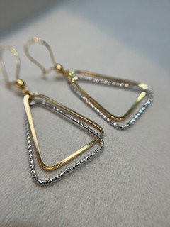 گوشواره طلا 18 عیار آویز مثلث تودرتو وزن ۳.200 گرم اجرت ساخت ۱۰ درصد کد GD01 000081