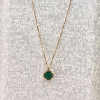 گردنبند طلا 18 عیار ونکلیف سنگی مینیمال وزن 0.960 گرم اجرت ساخت ۱۱ درصد کد GD01 000026